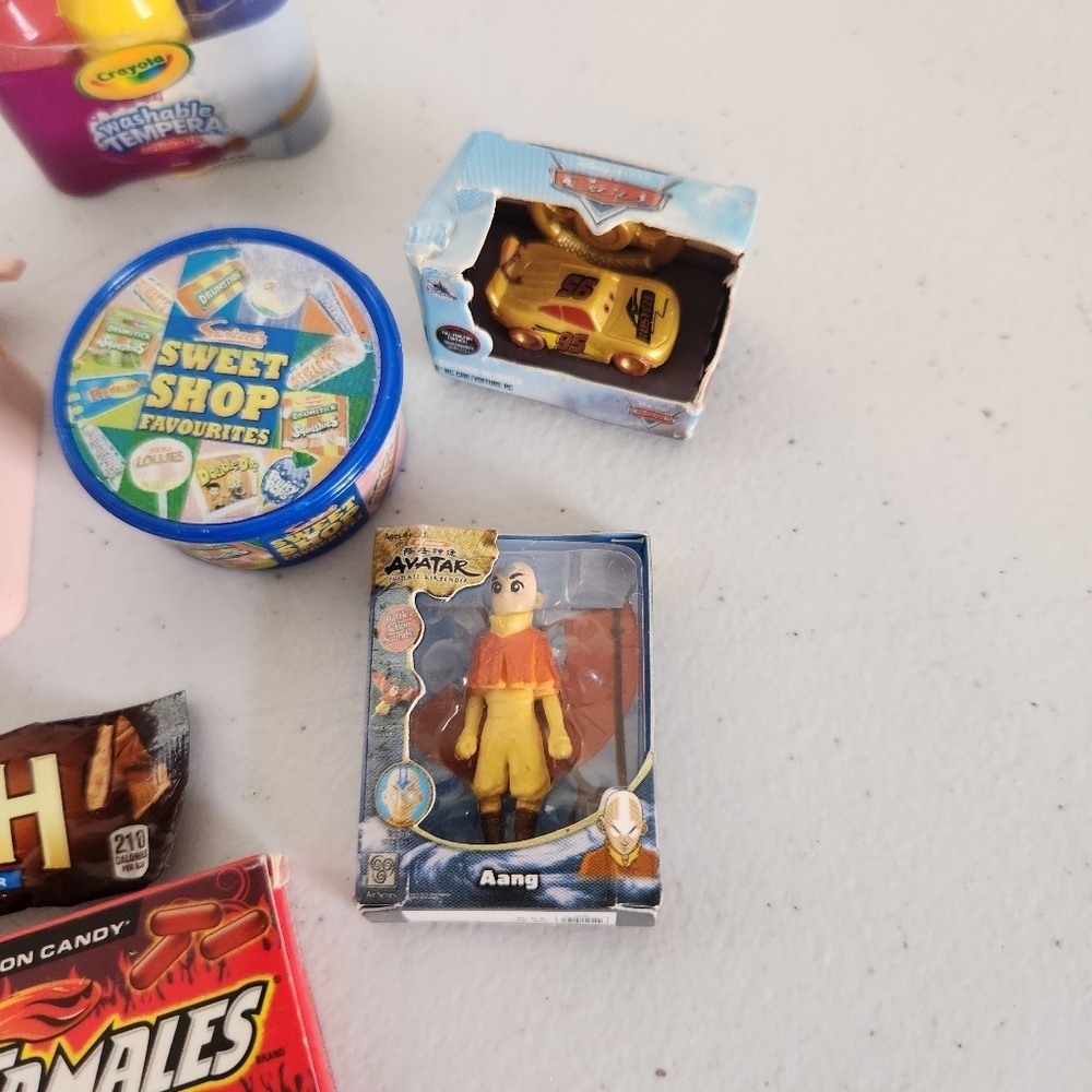 Zuru Mini Brands Lot Candy Avatar Lightning McQueen Disney Dove Reese's Crayola - Picture 6 of 7